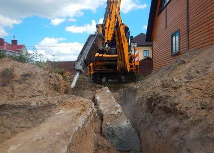 Демонтаж фундамента спецтехникой