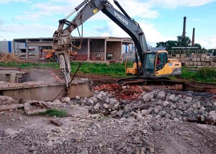 Демонтаж старого фундамента на производстве