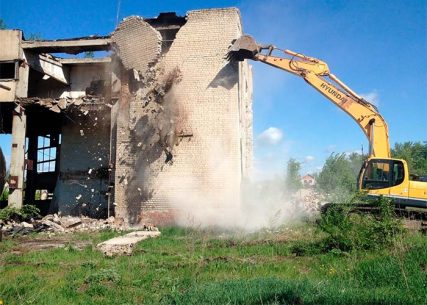 Демонтаж строений быстро