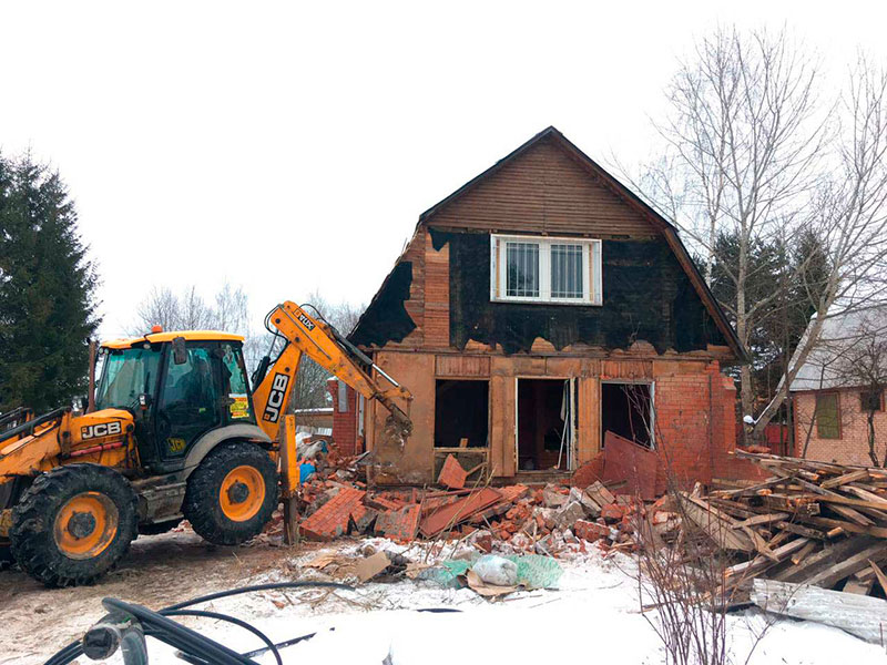 Профессиональный демонтаж загородных домов 